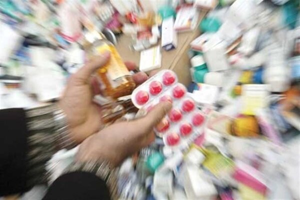 هشدار نسبت به خطر شکلگیری بازار سیاه دارو هشدار نسبت به خطر شکلگیری بازار سیاه دارو