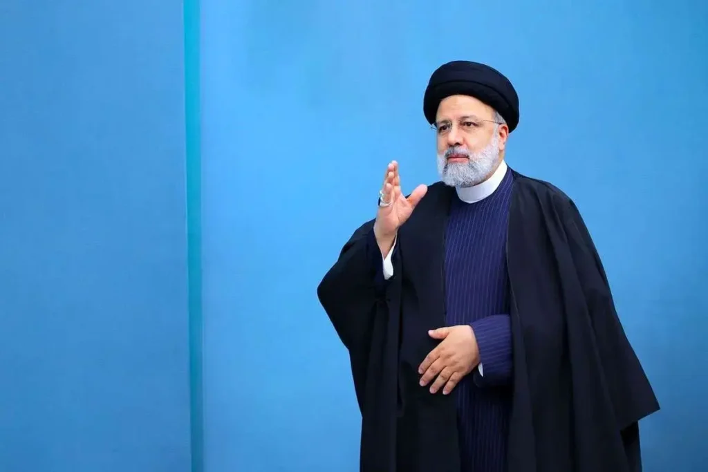 همزمان با سالروز شهادت ابراهیم رئیسی؛ دیوارنگاره میدان انقلاب رونمایی شد همزمان با سالروز شهادت ابراهیم رئیسی؛ دیوارنگاره میدان انقلاب رونمایی شد