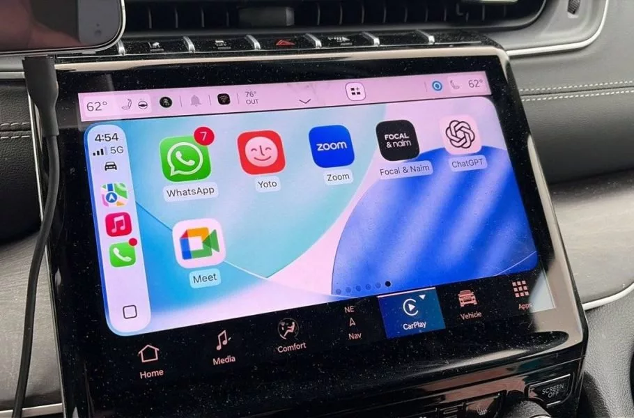 همکاری OpenAI و اپل: اپلیکیشن اختصاصی ChatGPT برای CarPlay منتشر شد همکاری OpenAI و اپل: اپلیکیشن اختصاصی ChatGPT برای CarPlay منتشر شد