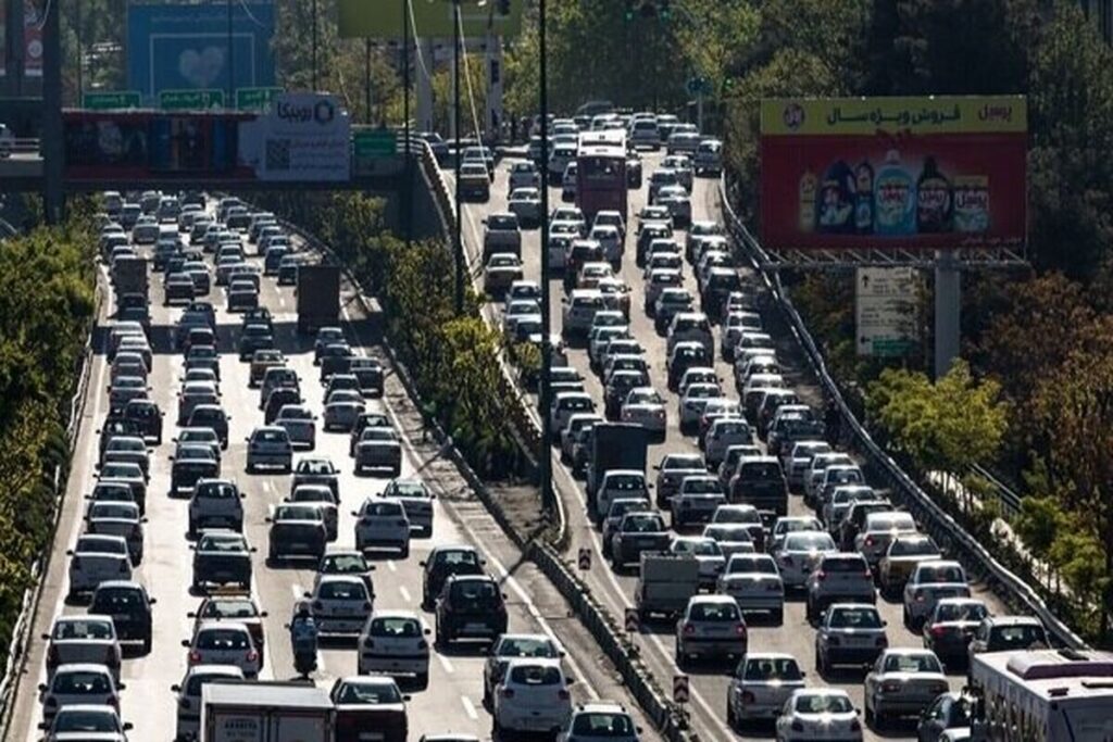 وضعیت ترافیک معابر و بزرگراه های شهر تهران / ترافیک سنگین در این معابر گزارش شد وضعیت ترافیک معابر و بزرگراه های شهر تهران / ترافیک سنگین در این معابر گزارش شد