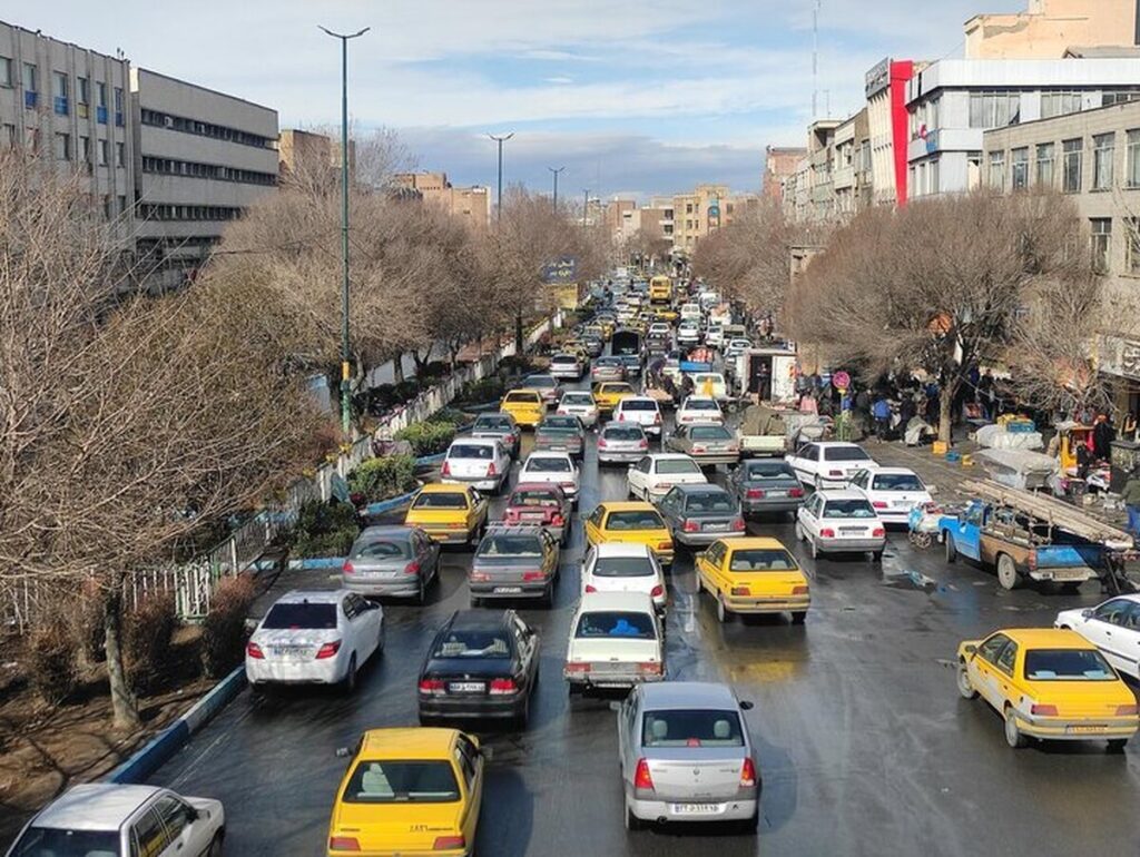 وضعیت ترافیکی و جوی محورهای مواصلاتی کشور / ترافیک سنگین در ورودی های پایتخت گزارش شد وضعیت ترافیکی و جوی محورهای مواصلاتی کشور / ترافیک سنگین در ورودی های پایتخت گزارش شد