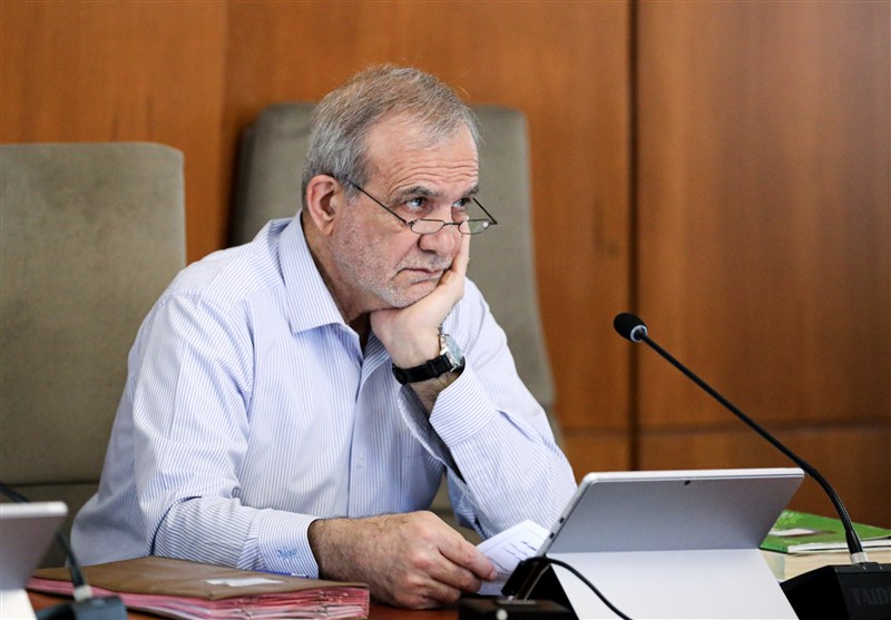 پزشکیان: وزارت جهاد تمان توانش را برای کنترل قیمتها به کار بگیرد پزشکیان: وزارت جهاد تمان توانش را برای کنترل قیمتها به کار بگیرد