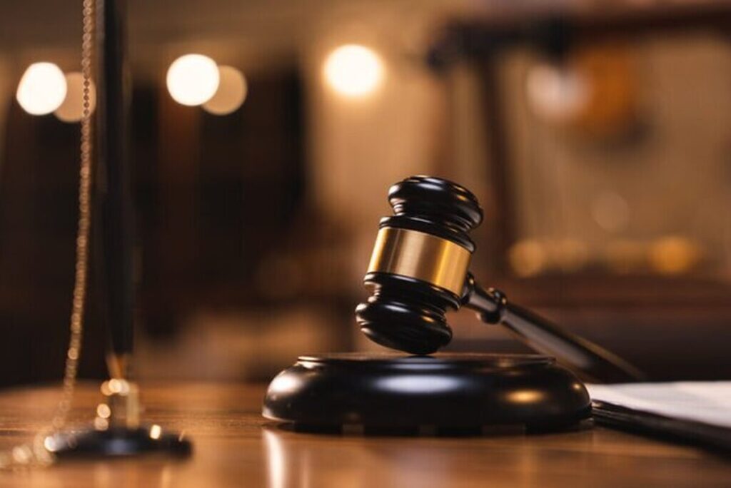 ۱۳ مدیر شرکتهای پتروشیمی به دلیل عدم رفع تعهدات ارزی احضار شدند ۱۳ مدیر شرکتهای پتروشیمی به دلیل عدم رفع تعهدات ارزی احضار شدند