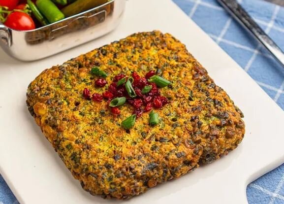این غذا به جز تخم مرغ، پیازچه و آرد هیچ چیز نمی خواهد این غذا به جز تخم مرغ، پیازچه و آرد هیچ چیز نمی خواهد