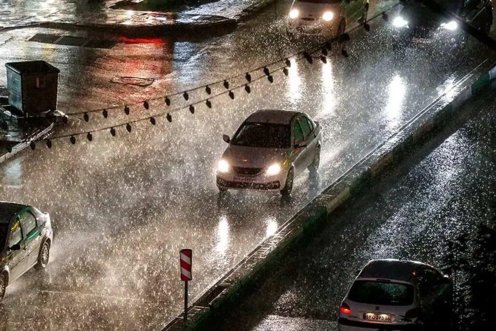 باران در برخی جادههای شمال/هشدار جدی به مسافران تعطیلات باران در برخی جادههای شمال/هشدار جدی به مسافران تعطیلات