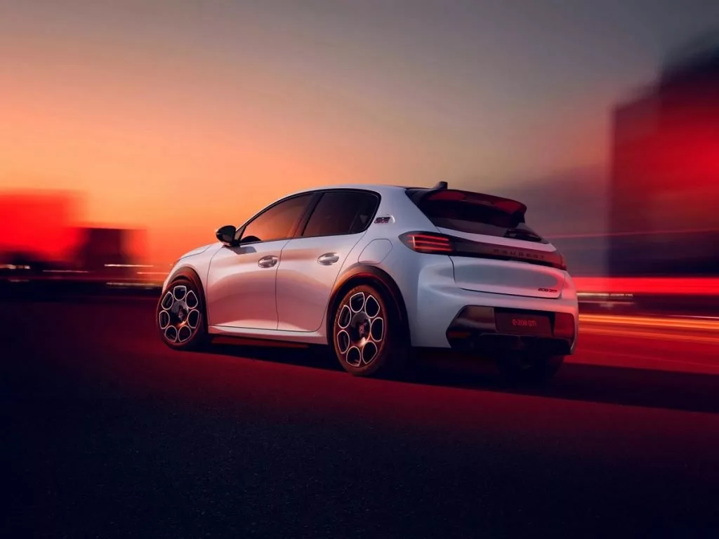 بازگشت افسانه GTi در لباس برقی / پژو e-208 GTi معادلات را تغییر داد بازگشت افسانه GTi در لباس برقی / پژو e-208 GTi معادلات را تغییر داد