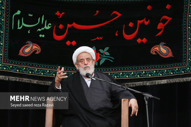 بشارت امام صادق (ع) به پیرمرد ۱۰۰ ساله؛ کلید رستگاری در دنیا و آخرت بشارت امام صادق (ع) به پیرمرد ۱۰۰ ساله؛ کلید رستگاری در دنیا و آخرت