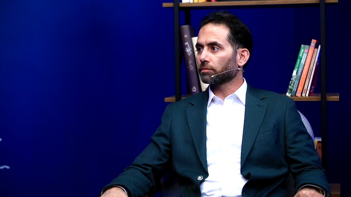 بیشترین ارزش افزوده صنعت مد و لباس در طراحی و برندسازی است بیشترین ارزش افزوده صنعت مد و لباس در طراحی و برندسازی است