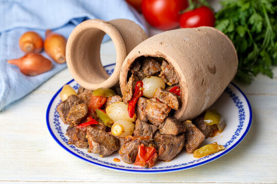 تستی کباب؛ جادوی آشپزی در یک کوزه سفالی | این غذا چرا اینقدر معروف است؟ تستی کباب؛ جادوی آشپزی در یک کوزه سفالی | این غذا چرا اینقدر معروف است؟