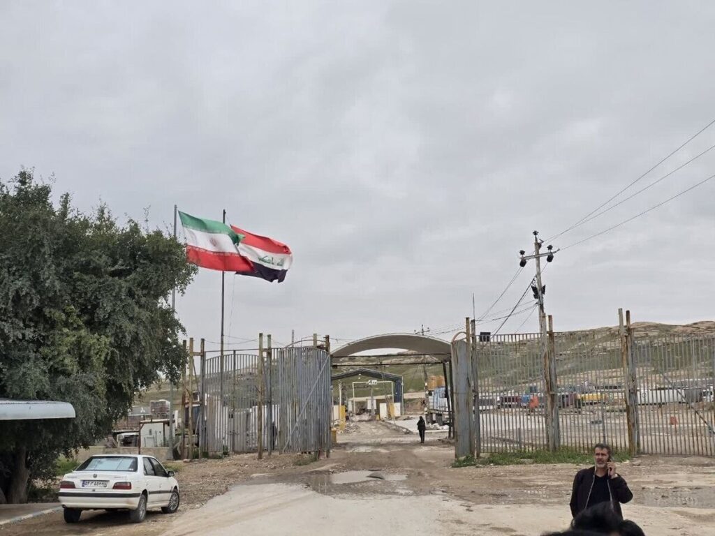 تشکیل ستاد مردمی خدمترسانی به زائران اربعین در گیلانغرب تشکیل ستاد مردمی خدمترسانی به زائران اربعین در گیلانغرب