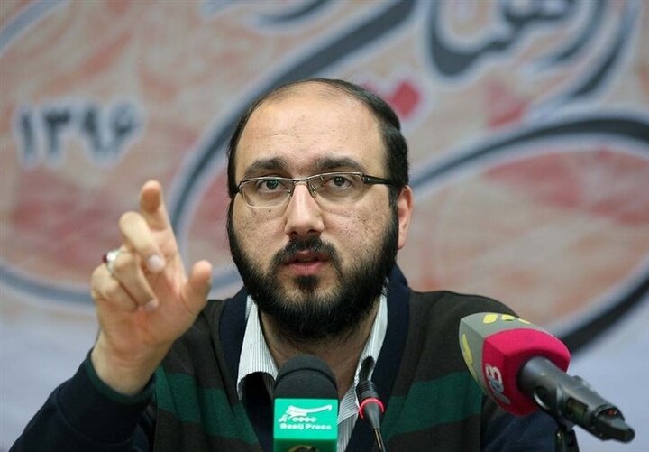 تصادف مدیر شبکه ۳ سیما در آزادراه اصفهان - نطنز تصادف مدیر شبکه ۳ سیما در آزادراه اصفهان - نطنز