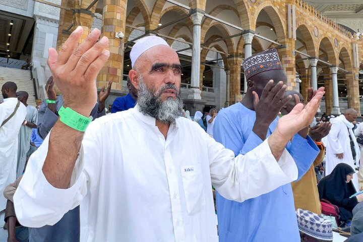 تنها ۵ دقیقه دعا به کاهش درد و اضطراب کمک میکند تنها ۵ دقیقه دعا به کاهش درد و اضطراب کمک میکند