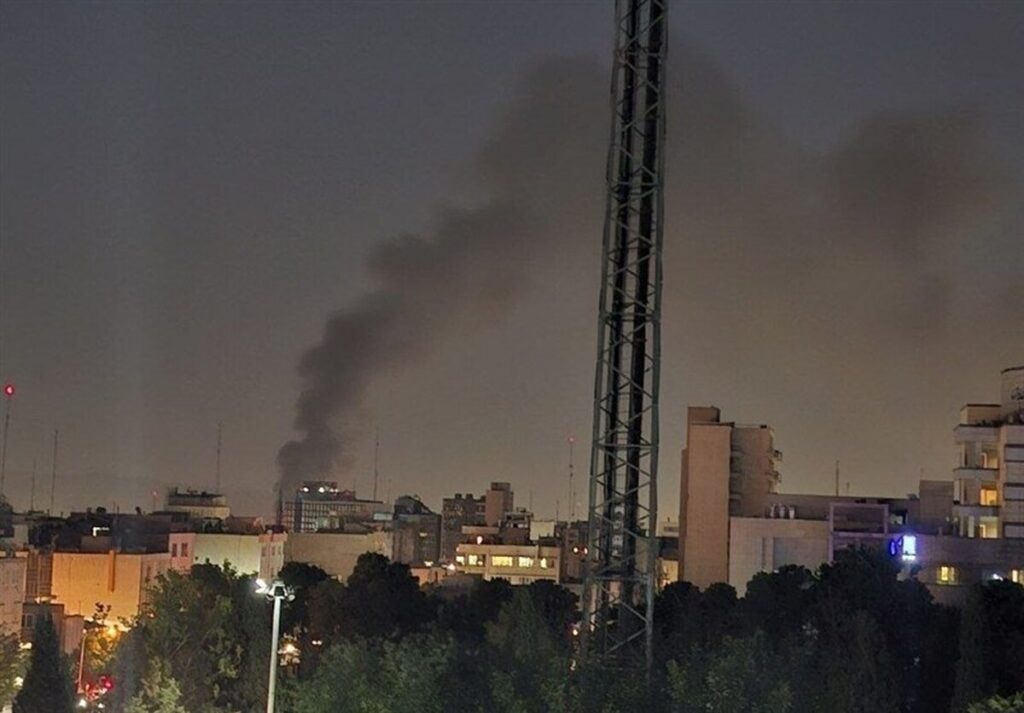 جزئیات آتش سوزی هولناک در انبار کالا حوالی میدان قیام تهران جزئیات آتش سوزی هولناک در انبار کالا حوالی میدان قیام تهران