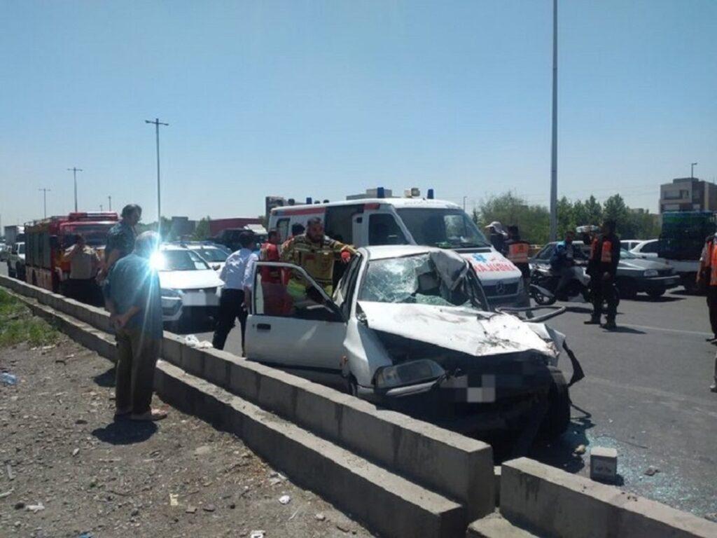 جزئیات تصادف مرگبار تانکر بنزین با پژو ۴۰۵ در آزادراه نطنز–اصفهان جزئیات تصادف مرگبار تانکر بنزین با پژو ۴۰۵ در آزادراه نطنز–اصفهان