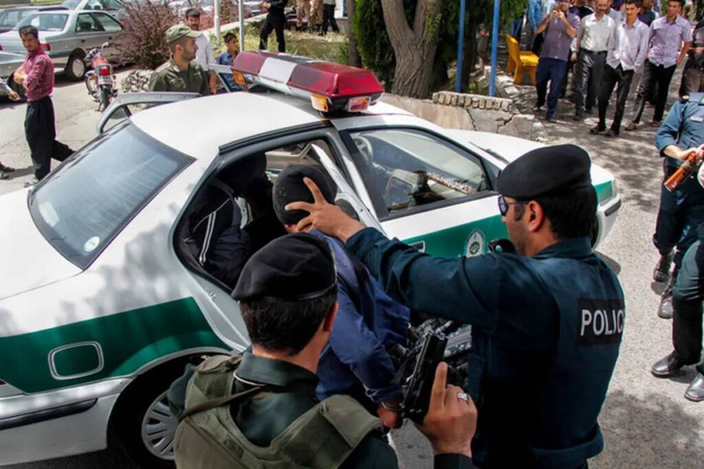 زمینگیر شدن سارق حرفهای خودرو در نوشهر / پایان فرار با شلیک پلیس زمینگیر شدن سارق حرفهای خودرو در نوشهر / پایان فرار با شلیک پلیس