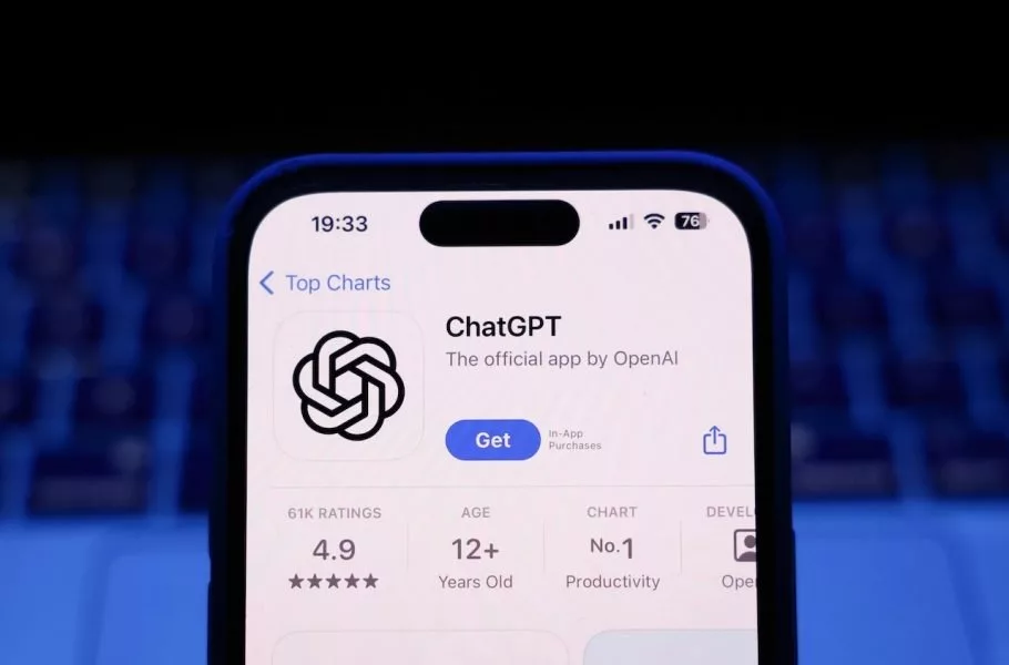 سهم بازار جهانی ChatGPT برای اولینبار به زیر ۵۰ درصد سقوط کرد سهم بازار جهانی ChatGPT برای اولینبار به زیر ۵۰ درصد سقوط کرد