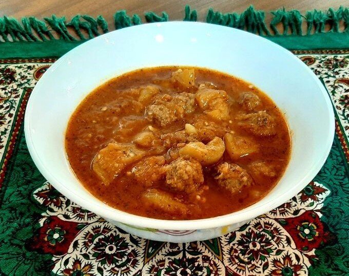 شفته بادمجان کاشان؛ غذای محلی که با اولین قاشق عاشقش میشوید شفته بادمجان کاشان؛ غذای محلی که با اولین قاشق عاشقش میشوید