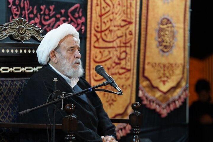 شیخ حسین انصاریان: چشمی که بر حسین (ع) گریه کند در قیامت گریان نیست شیخ حسین انصاریان: چشمی که بر حسین (ع) گریه کند در قیامت گریان نیست