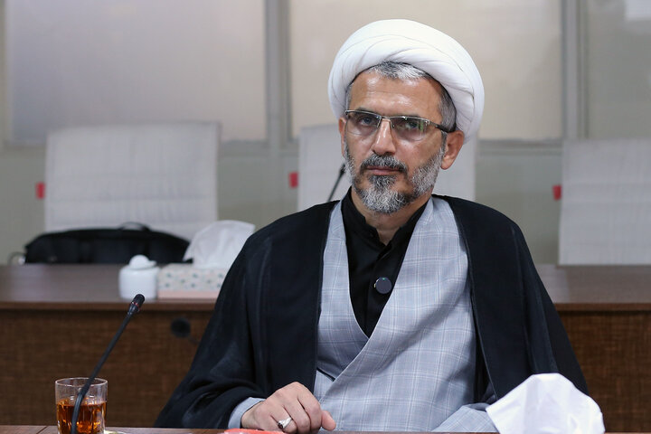 عاشورا در منظومه فکری رهبر شهید، الگوی تاریخی برای همه اعصار است عاشورا در منظومه فکری رهبر شهید، الگوی تاریخی برای همه اعصار است