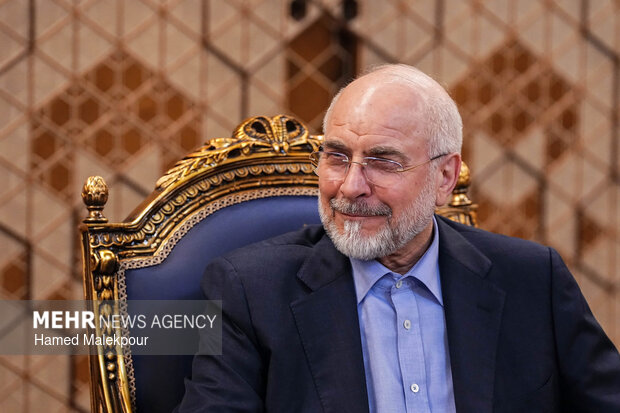 قالیباف: خدا کند که شرمنده شهدای مظلوم و ملت ایران نباشم قالیباف: خدا کند که شرمنده شهدای مظلوم و ملت ایران نباشم