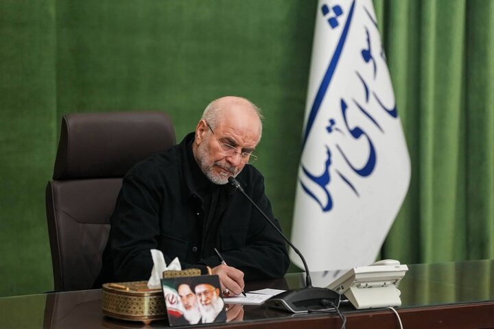 قالیباف: فقدان آیت الله فیاض ضایعهای بزرگ برای عموم مسلمانان است قالیباف: فقدان آیت الله فیاض ضایعهای بزرگ برای عموم مسلمانان است