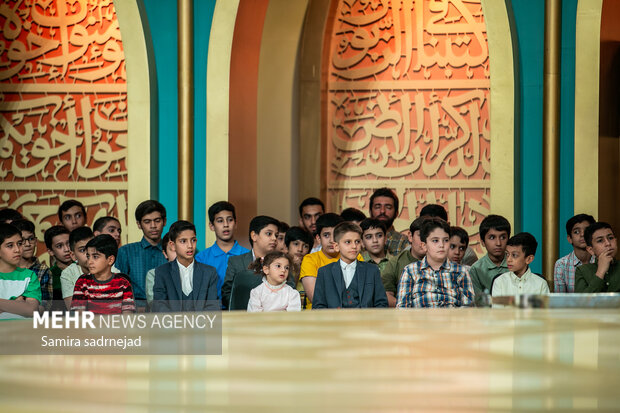 «محفل ستارهها ۳» محرم و صفر میآید؛ آغاز ضبط از ۲۵ خرداد «محفل ستارهها ۳» محرم و صفر میآید؛ آغاز ضبط از ۲۵ خرداد