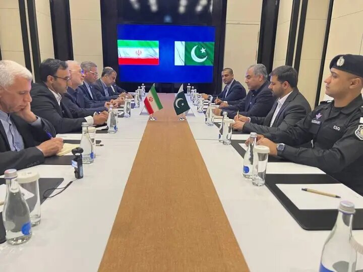 مومنی: تجارت ایران و پاکستان باید به ده میلیارد دلار افزایش یابد مومنی: تجارت ایران و پاکستان باید به ده میلیارد دلار افزایش یابد