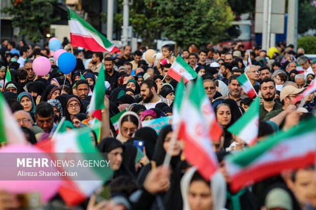 وحدت ملی با حضور در مهمونی غدیر؛ مردم ما وفادارتر از صدر اسلام هستند وحدت ملی با حضور در مهمونی غدیر؛ مردم ما وفادارتر از صدر اسلام هستند