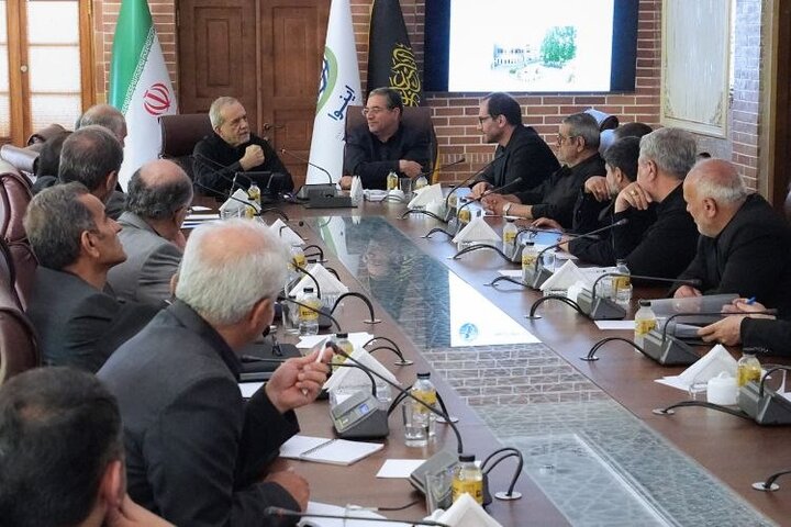 پزشکیان: توسعه حملونقل ریلی راهکار اساسی کاهش مصرف سوخت است پزشکیان: توسعه حملونقل ریلی راهکار اساسی کاهش مصرف سوخت است