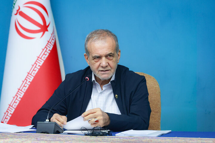 پزشکیان: حفظ وحدت و انسجام ملی، شرط عبور موفق از شرایط کنونی است پزشکیان: حفظ وحدت و انسجام ملی، شرط عبور موفق از شرایط کنونی است