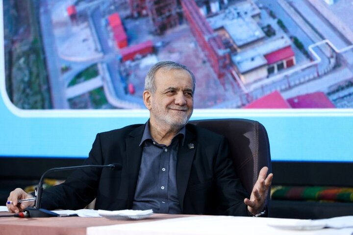 پزشکیان: محبت حسین هرگز سرد و خاموش نمی شود پزشکیان: محبت حسین هرگز سرد و خاموش نمی شود