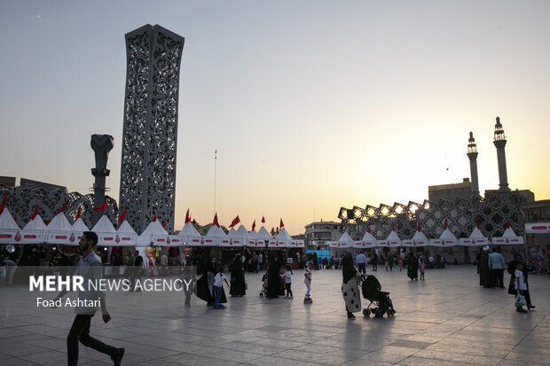 پیچیدن «عطر سیب» در میدان امام حسین(ع)؛ آغاز خدمترسانی به هیئات تهران پیچیدن «عطر سیب» در میدان امام حسین(ع)؛ آغاز خدمترسانی به هیئات تهران