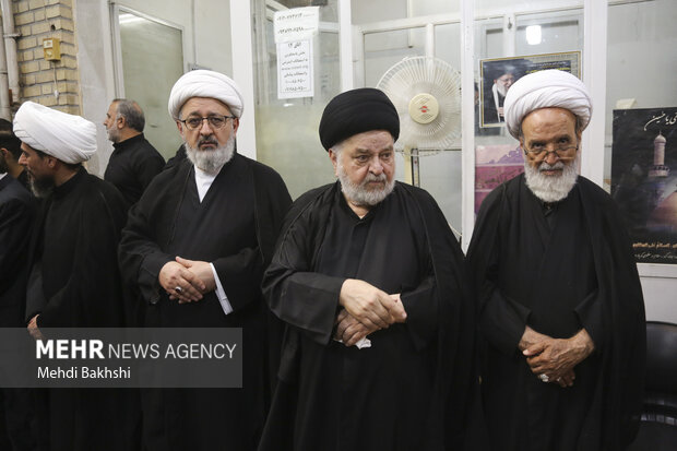 آیین بزرگداشت رهبر شهید از سوی مرجعیت عالی عراق در قم برگزار شد آیین بزرگداشت رهبر شهید از سوی مرجعیت عالی عراق در قم برگزار شد