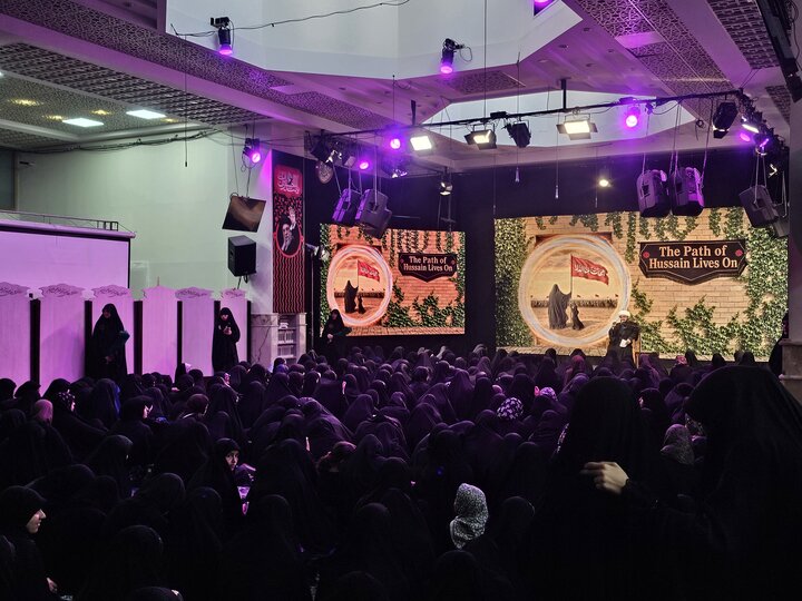 اینجا دختران نوجوان با زبان انگلیسی پای روضه مینشینند اینجا دختران نوجوان با زبان انگلیسی پای روضه مینشینند