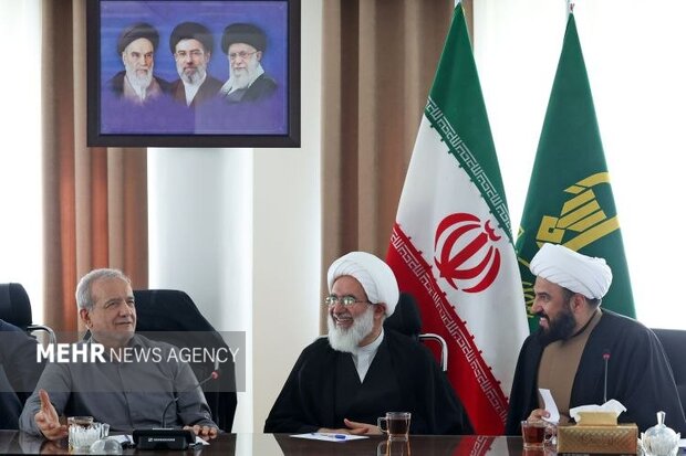 باید برای مردمی که از کشور نظام و رهبری حمایت کردهاند کار جدی کنیم باید برای مردمی که از کشور نظام و رهبری حمایت کردهاند کار جدی کنیم