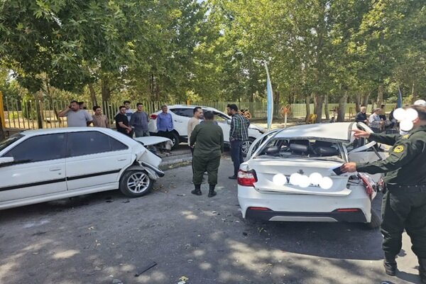برخورد ۳ دستگاه خودرو در نهاوند ۵ مصدوم بر جای گذاشت برخورد ۳ دستگاه خودرو در نهاوند ۵ مصدوم بر جای گذاشت
