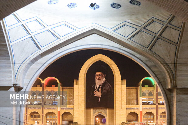 دومین روز وداع با امام شهید امت؛ خروش عاشقان در مصلی ادامه دارد دومین روز وداع با امام شهید امت؛ خروش عاشقان در مصلی ادامه دارد