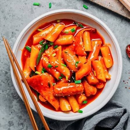 دوکبوکی، غذای خیابانی محبوب کره ایها؛ تند، پنیری و خوشمزه + روش تهیه دوکبوکی، غذای خیابانی محبوب کره ایها؛ تند، پنیری و خوشمزه + روش تهیه