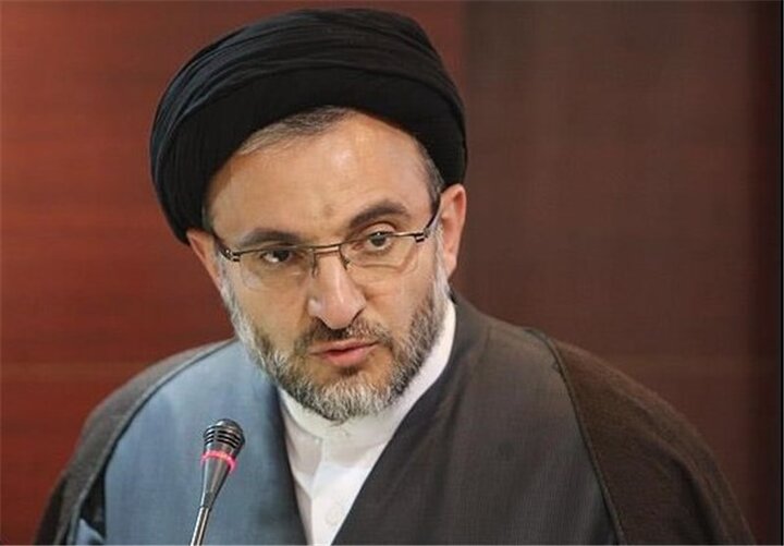 سلامی برآمده از منطق علوی به رهبری که در راه سلوک معنوی بذل جان کرد سلامی برآمده از منطق علوی به رهبری که در راه سلوک معنوی بذل جان کرد