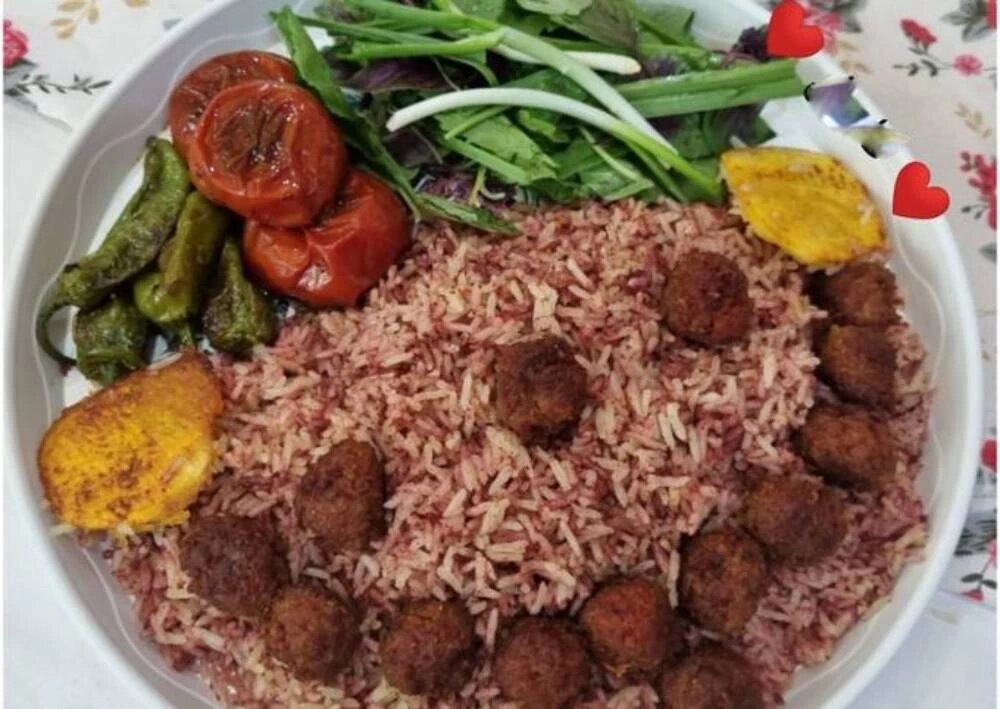 سماقپلو؛ غذای سنتی با رنگ و طعم متفاوت مهمان سفرههای خاص سماقپلو؛ غذای سنتی با رنگ و طعم متفاوت مهمان سفرههای خاص
