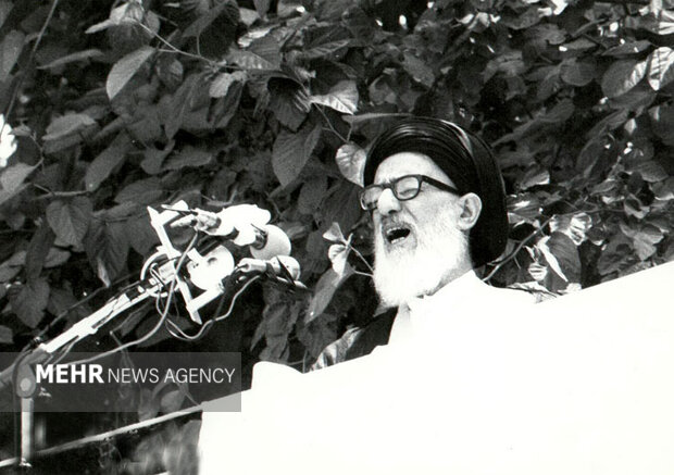 طالقانی معتقد بود نمازجمعه تریبون مستضعفان و محل افشای بیدادگری است طالقانی معتقد بود نمازجمعه تریبون مستضعفان و محل افشای بیدادگری است