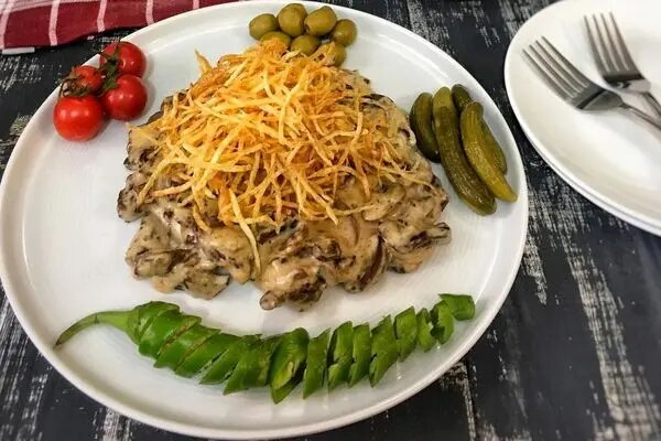 طرز تهیه غذای اشراف زادگان روسی با فیله گوساله و خامه ترش طرز تهیه غذای اشراف زادگان روسی با فیله گوساله و خامه ترش