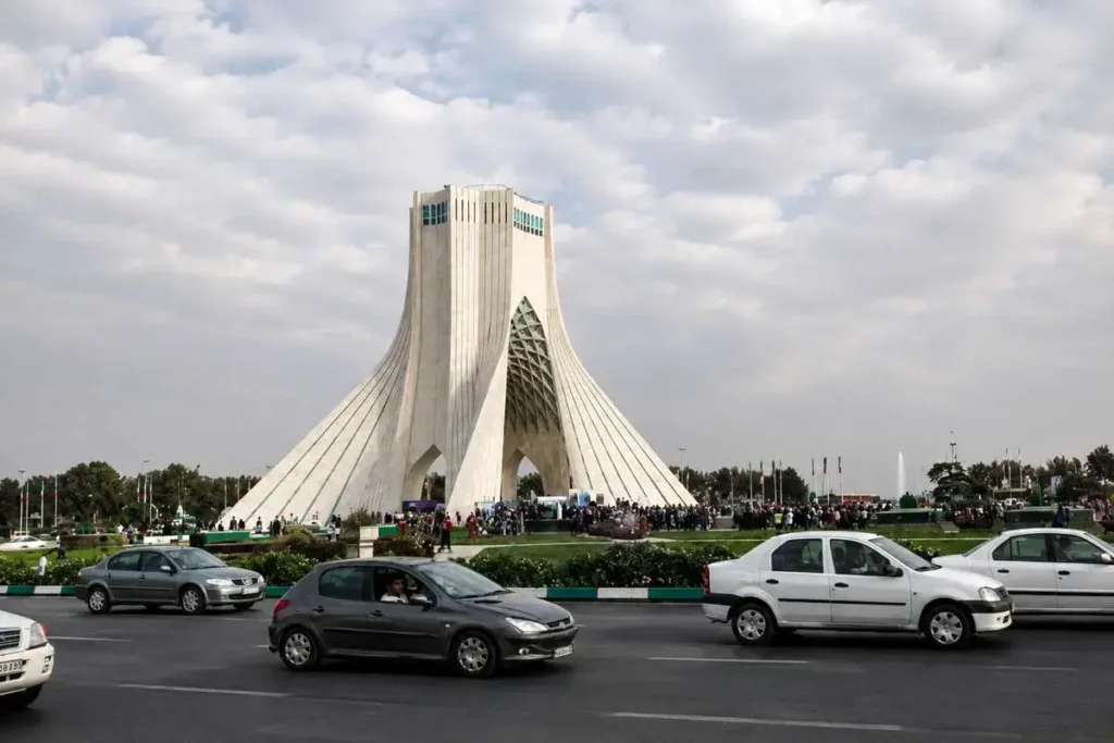 محدودیت ترافیکی امشب در میدان آزادی / تهرانیها بخوانند محدودیت ترافیکی امشب در میدان آزادی / تهرانیها بخوانند