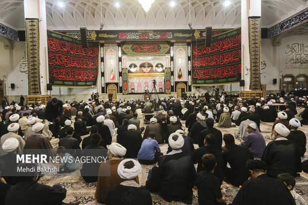 مراسم گرامیداشت رهبر شهید از سوی آیتالله سبحانی برگزار شد مراسم گرامیداشت رهبر شهید از سوی آیتالله سبحانی برگزار شد