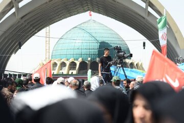 مستندسازی گسترده انجمن سینمای جوانان ایران از آیین بدرقه پیکر رهبر شهید انقلاب مستندسازی گسترده انجمن سینمای جوانان ایران از آیین بدرقه پیکر رهبر شهید انقلاب