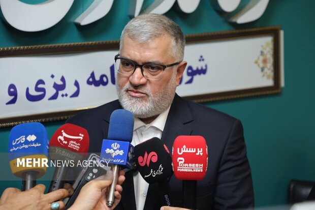 معتمدیان: بیمارستان ۴۰۰ تختخوابی تا هفته دولت بهطور کامل فعال میشود معتمدیان: بیمارستان ۴۰۰ تختخوابی تا هفته دولت بهطور کامل فعال میشود