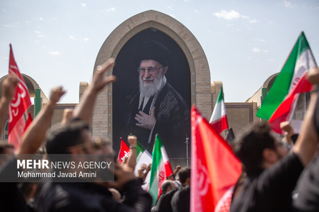 پوشش زنده مراسم وداع و تشییع رهبر شهید از «شبکه خبر ۲» پوشش زنده مراسم وداع و تشییع رهبر شهید از «شبکه خبر ۲»