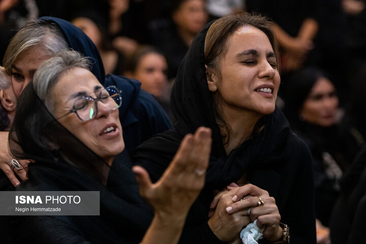 چهرههای سینما، ورزش، هنر و فرهنگ در مجلس یادبود اکبر عبدی/ از علی دایی و فردوسیپور تا پرستویی و جبلی از آوازخوانی اصفهانی تا سخنرانی جبلی، طهماسب، پرستویی و داودی