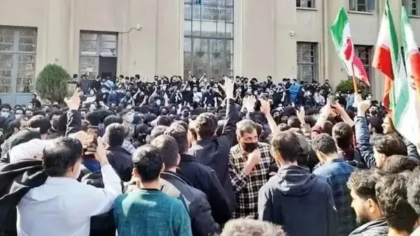 حکم اخراج برای ۶ دانشجوی دانشگاه شریف صادر شد حکم اخراج برای ۶ دانشجوی دانشگاه شریف صادر شد