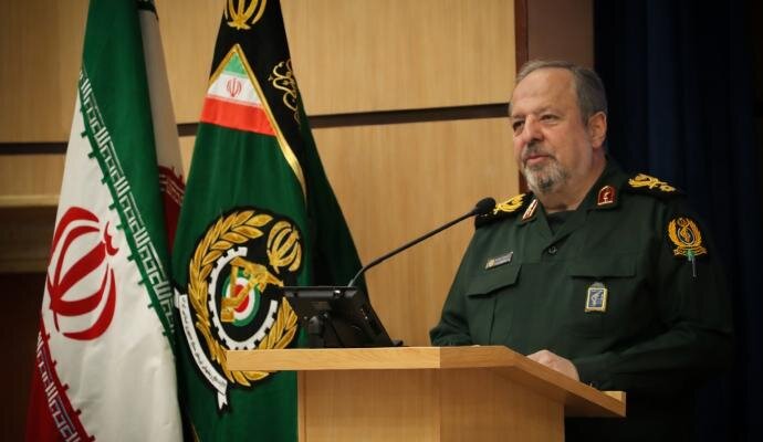 سردار ابنالرضا: صنعت دفاعی باید سریعتر از نیاز میدان نبرد حرکت کند سردار ابنالرضا: صنعت دفاعی باید سریعتر از نیاز میدان نبرد حرکت کند